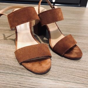 Genuine suede 2 strap chunky heels